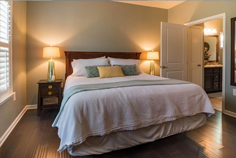 Home Decor Essentials To Make Your Bedroom A Cozy Retreat