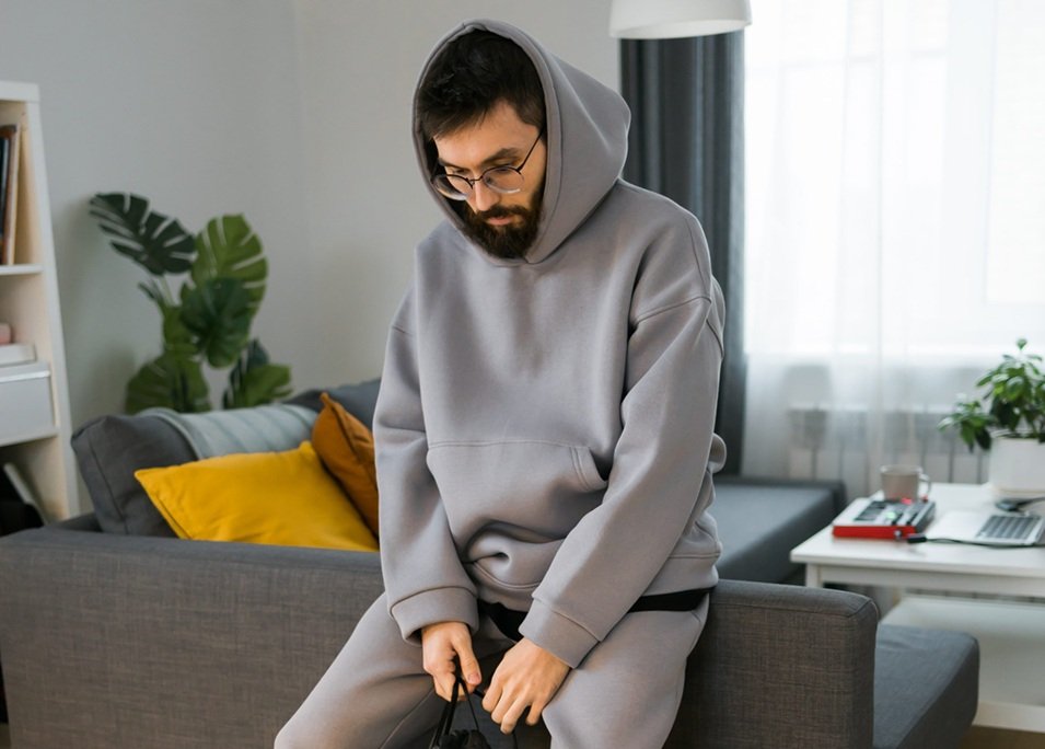 Essential Hoodies: Comfort, Style, and Everyday Streetwear