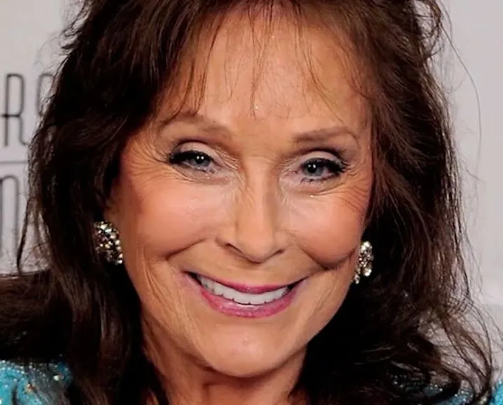 Loretta Lynn - Top Female Country Singers