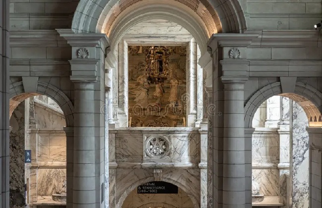 Where Art Meets Architecture: Decorating With Marble Sculptures