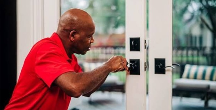 Door Repair London: When Should You Repair or Replace a Door?